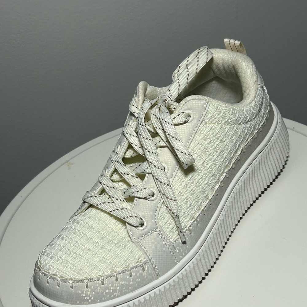 Women's Cream Sneakers